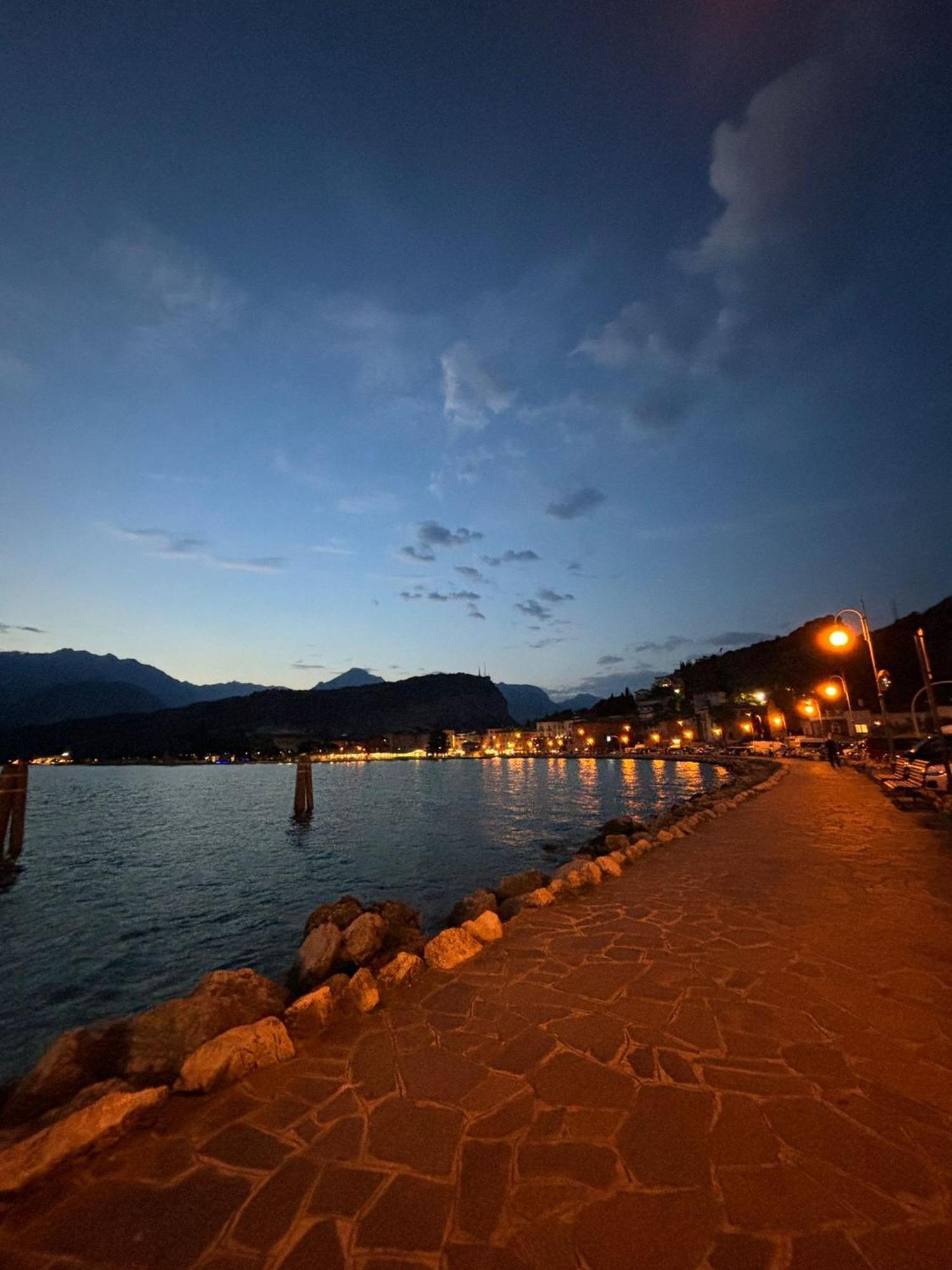 Garden & Pool Perugini Apartment Torbole Sul Garda Exterior foto